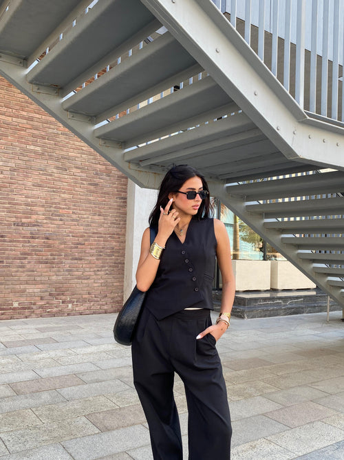 Asymmetric vest